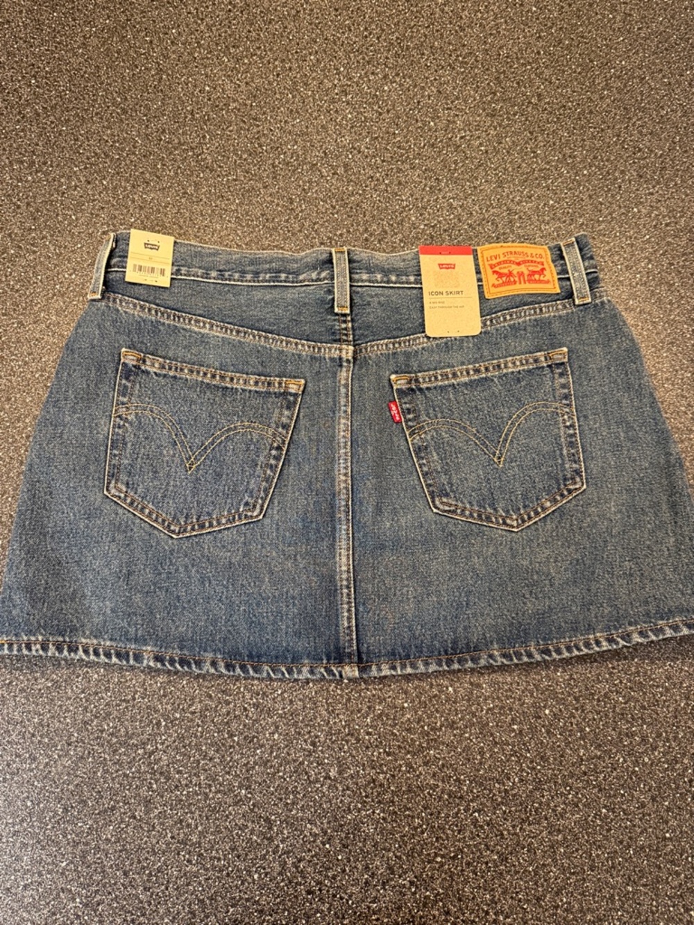NWT Women’s Levi's Medium Wash Denim Icon Mini Skirt - size 32 - Picture 5 of 6